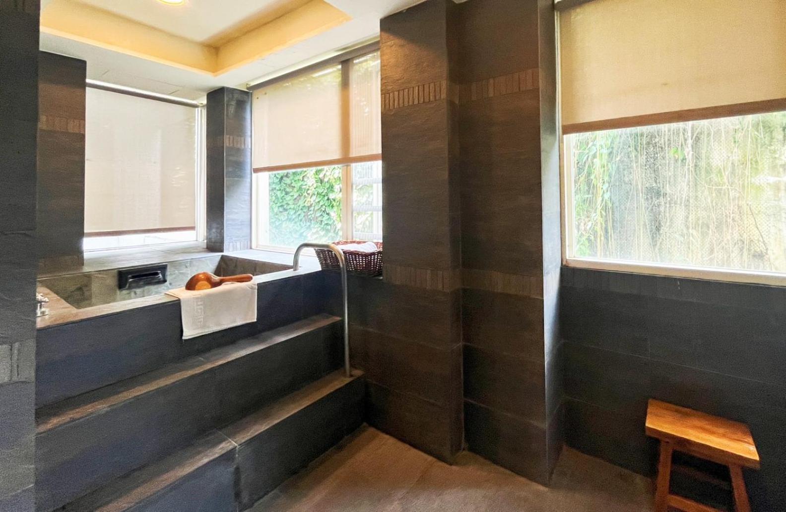 Dongpo Ti Lun Hotel Xinyi Экстерьер фото