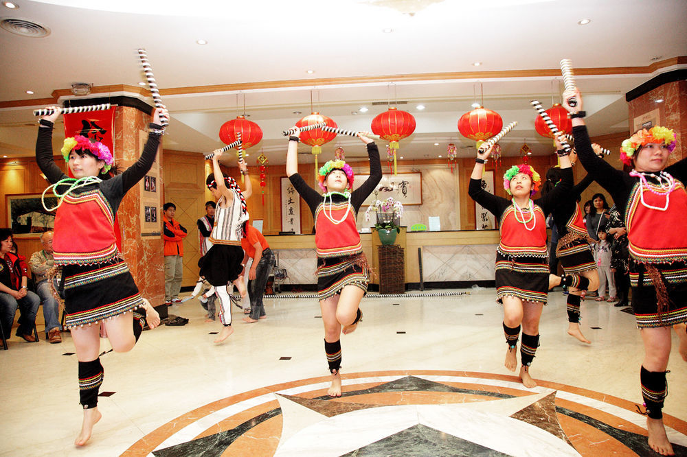 Dongpo Ti Lun Hotel Xinyi Экстерьер фото