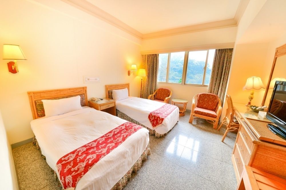 Dongpo Ti Lun Hotel Xinyi Экстерьер фото