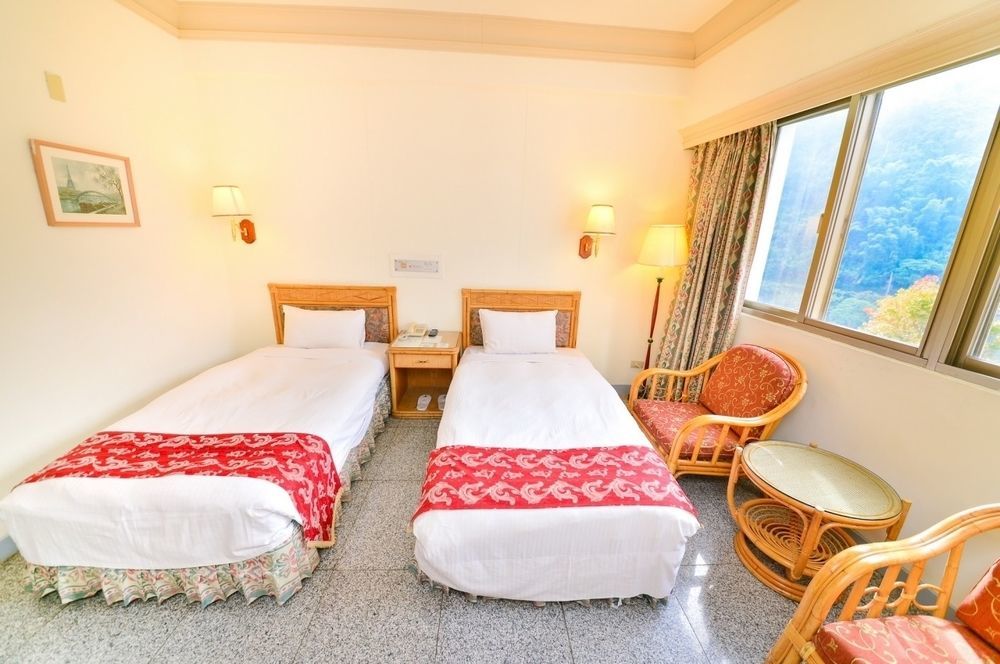 Dongpo Ti Lun Hotel Xinyi Экстерьер фото