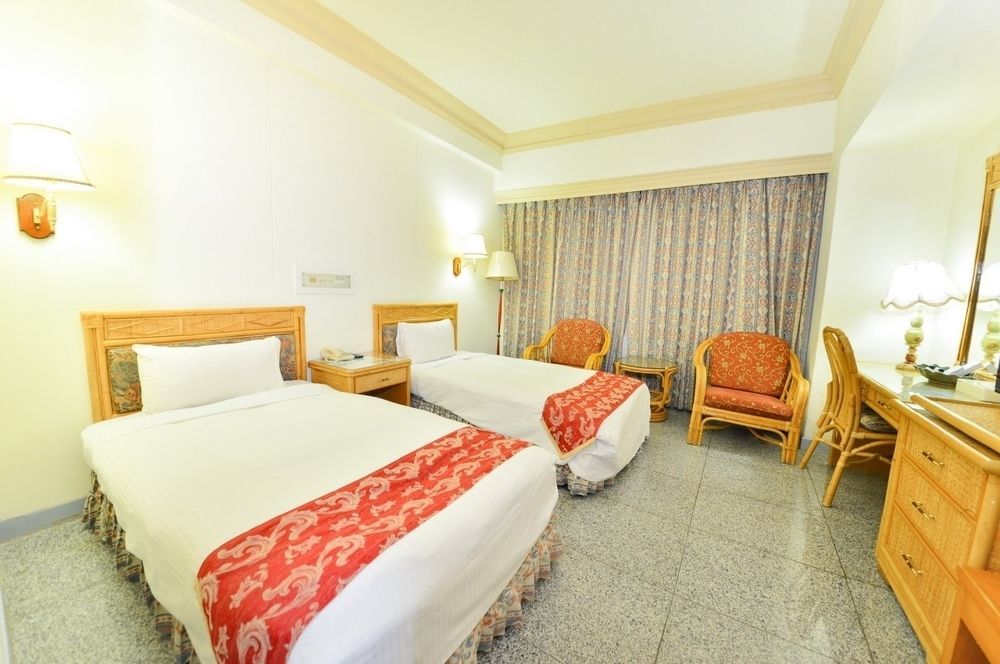 Dongpo Ti Lun Hotel Xinyi Экстерьер фото