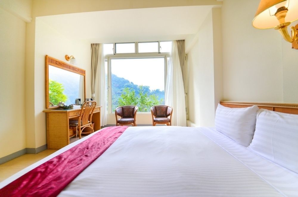 Dongpo Ti Lun Hotel Xinyi Экстерьер фото