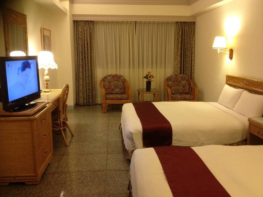 Dongpo Ti Lun Hotel Xinyi Экстерьер фото