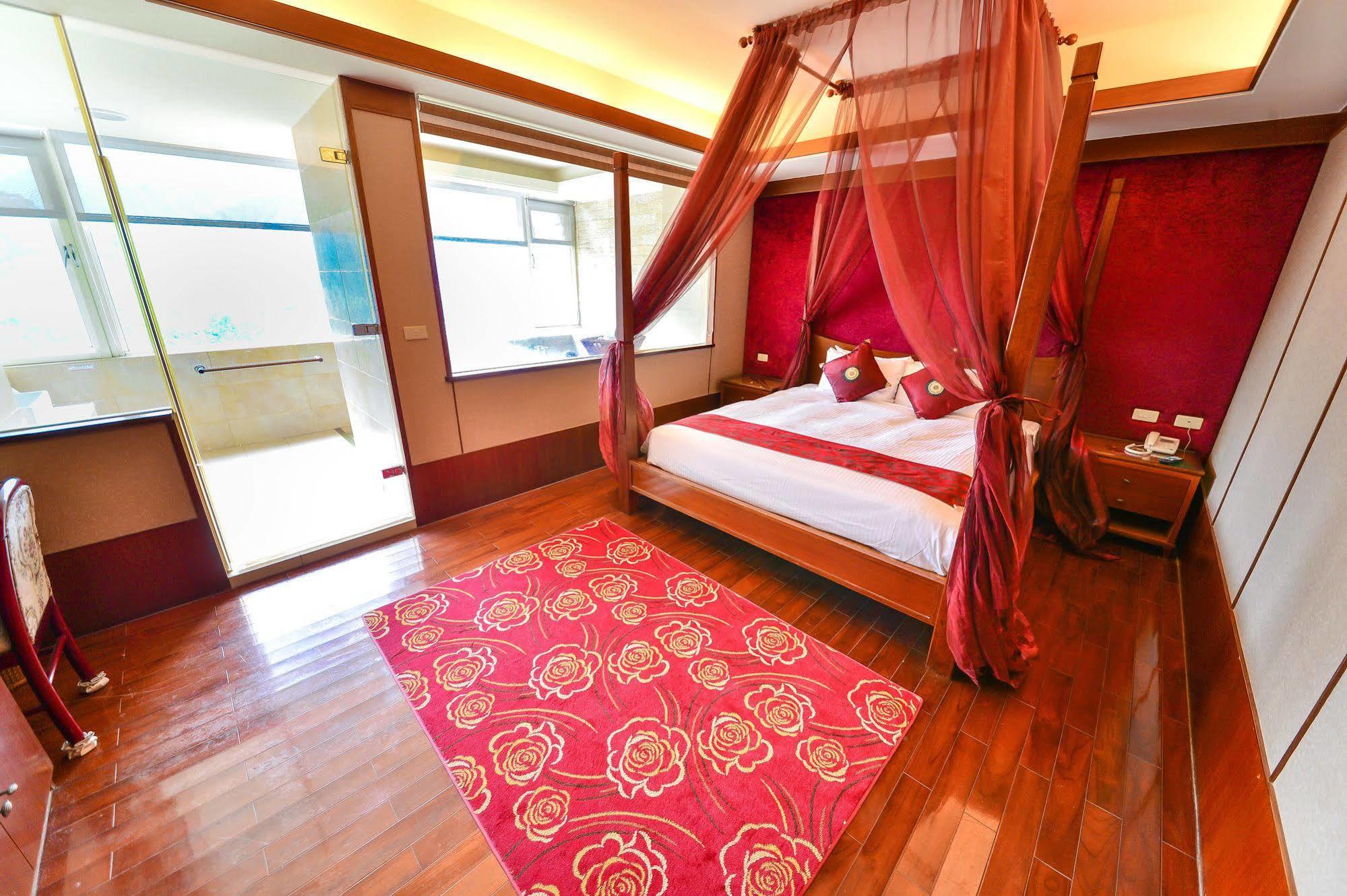 Dongpo Ti Lun Hotel Xinyi Экстерьер фото
